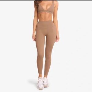 CSB x Isabelle Mathers Tan Leggings 🤎 | Women’s Size M | Neutral Athleisure